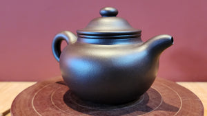 Lian Zi 莲子, 260ml, Lao Zi Ni 老紫泥, by our Collaborative Craftsman Chen Fa Chu 陈法初。