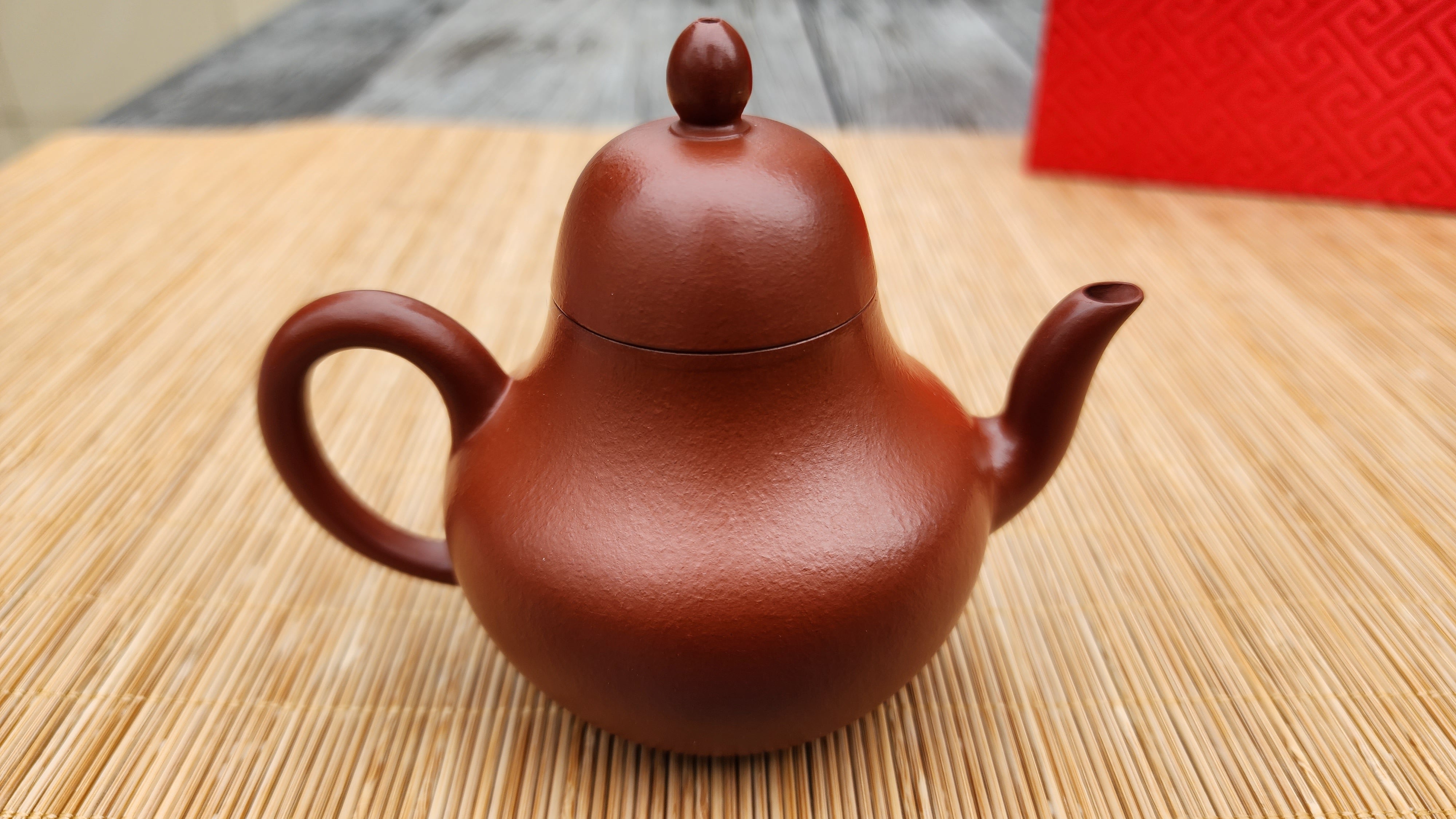 Si Ting 思亭, 136ml, XiaoMeiYao ZhuNi 小煤窑朱泥, by our collaborative Craftsman Zhao Xiao Wei 赵小卫。