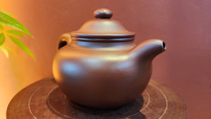 Lian Zi 莲子, 266ml, Mei Hong Zi Ni 玫红紫泥, by our Collaborative Craftsman Chen Fa Chu 陈法初。