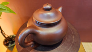 Lian Zi 莲子, 266ml, Mei Hong Zi Ni 玫红紫泥, by our Collaborative Craftsman Chen Fa Chu 陈法初。