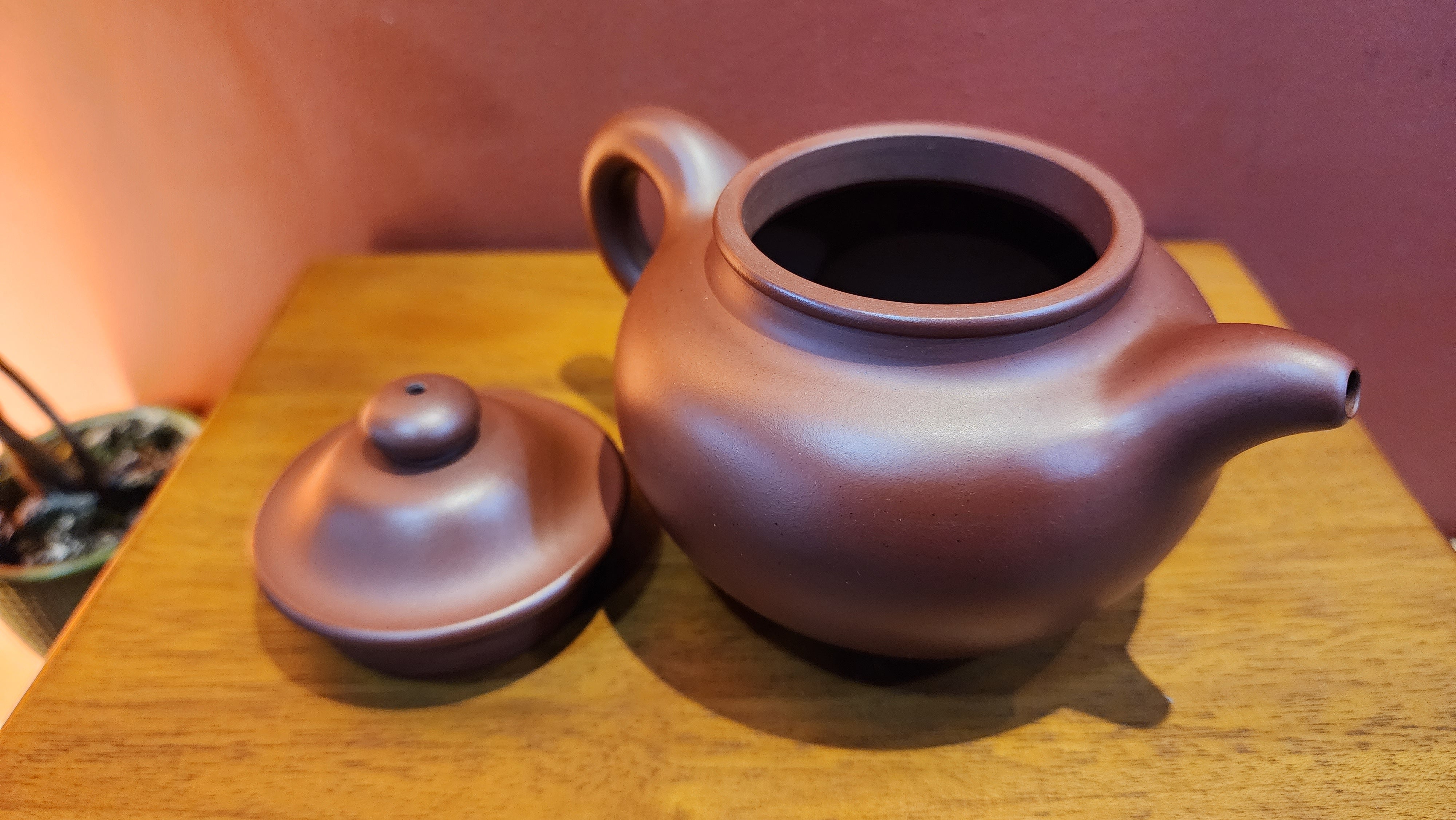 Lian Zi 莲子, 266ml, Mei Hong Zi Ni 玫红紫泥, by our Collaborative Craftsman Chen Fa Chu 陈法初。