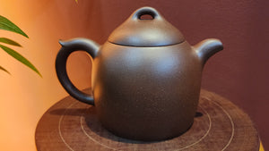 Qin quan 秦权, 260ml, DiCaoQing ZiNi 底槽青紫泥, by our Collaborative Craftsman Chen Fa Chu 陈法初。