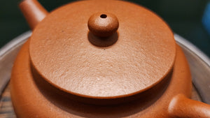 Sang Bian 桑扁, Gu Fa Lian Ni (Most Archaic Clay Forming) ~ Zhu Ni *古法练泥~朱泥, L4 Assoc Master Du Cheng Yao 堵程尧。