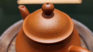 Qiu Shui 秋水, Gu Fa Lian Ni (Most Archaic Clay Forming) ~ Zhu Ni *古法练泥~朱泥, L4 Assoc Master Du Cheng Yao 堵程尧。