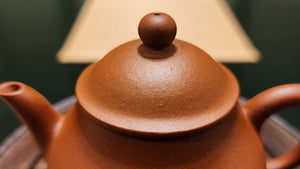 Qiu Shui 秋水, Gu Fa Lian Ni (Most Archaic Clay Forming) ~ Zhu Ni *古法练泥~朱泥, L4 Assoc Master Du Cheng Yao 堵程尧。